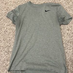 Nike womens short sleeve tee, small
